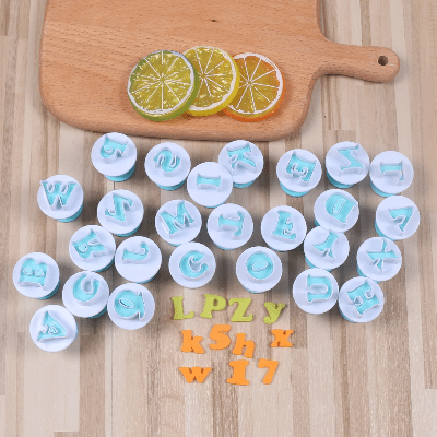 Moule à patisserie - BakingPastryDecoration™ - Alphabet Majuscule - Le sucre doré